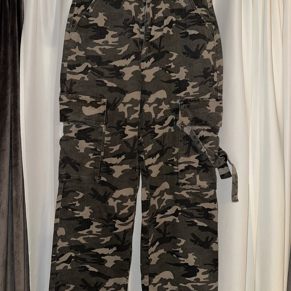 SHEIN Olive Cargo Pants with Utility Design